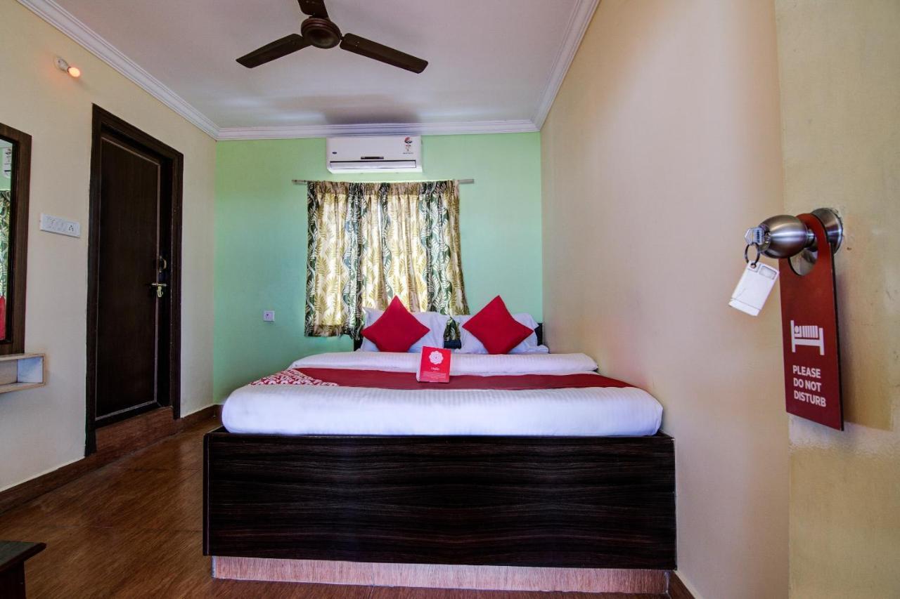 Hotel Oyo Lalitha Delight à Visakhapatnam Extérieur photo